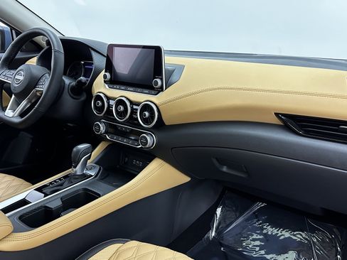 Used 2025 Nissan Sentra SV w/ SV Premium Package image 35