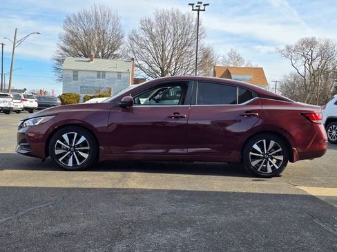 Used 2022 Nissan Sentra SV w/ SV Premium Package image 4
