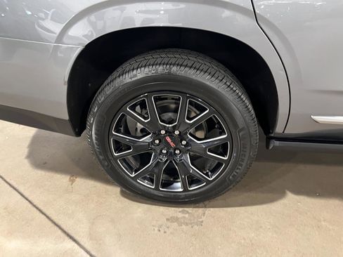 Used 2023 GMC Yukon Denali w/ Denali Reserve Package image 44