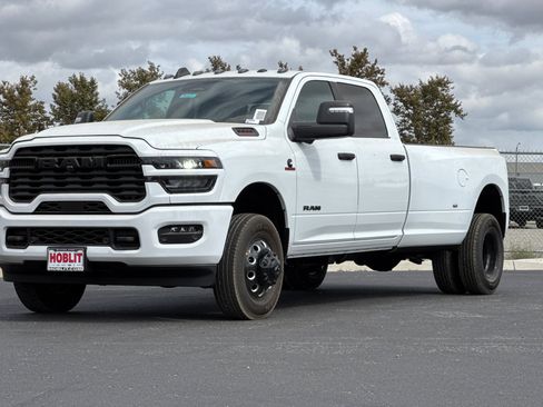 New 2027 RAM 3500 Big Horn AWD/4WD image 7