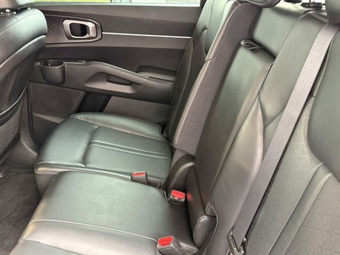 Used 2022 Kia Sorento S w/ Panoramic Sunroof Package FWD image 20