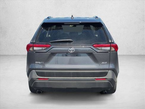 Used 2021 Toyota RAV4 XLE w/ Convenience Package FWD image 6