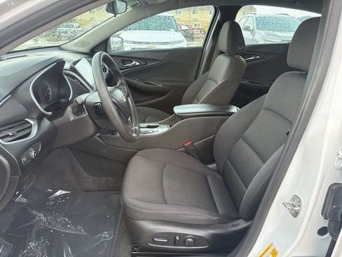 Used 2024 Chevrolet Malibu LT image 12