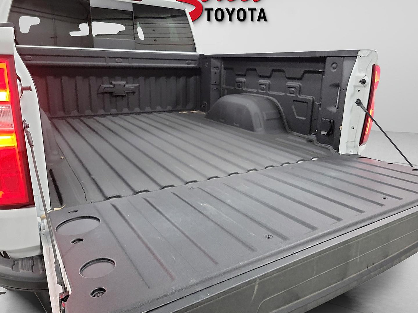 Used 2026 Chevrolet Silverado 1500 LT Trail Boss w/ Convenience Package II AWD/4WD image 7