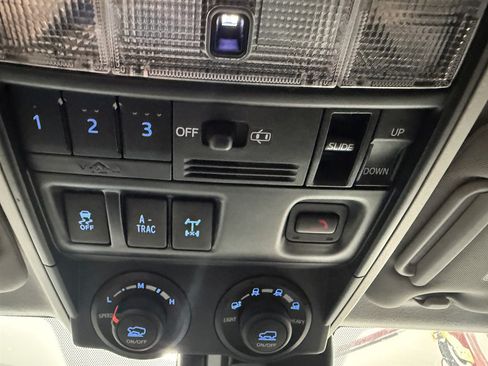 Used 2021 Toyota 4Runner TRD Off-Road Premium w/ Moonroof Package AWD/4WD image 24