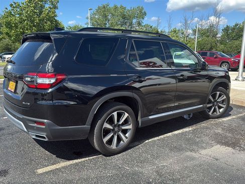 Used 2023 Honda Pilot Elite image 4