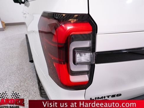 Used 2022 Ford Expedition Limited w/ Equipment Group 303A AWD/4WD image 9