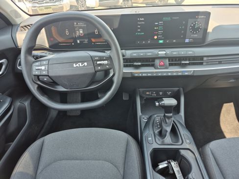 Used 2025 Kia K4 FWD image 18