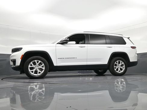 Used 2023 Jeep Grand Cherokee L Limited AWD/4WD image 28
