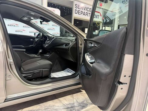 Used 2025 Chevrolet Malibu LT image 49