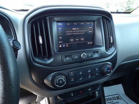 Used 2020 Chevrolet Colorado W/T RWD image 22