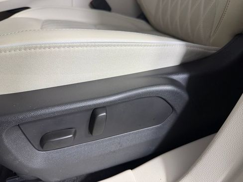 Used 2023 Buick Envision Avenir AWD/4WD image 25