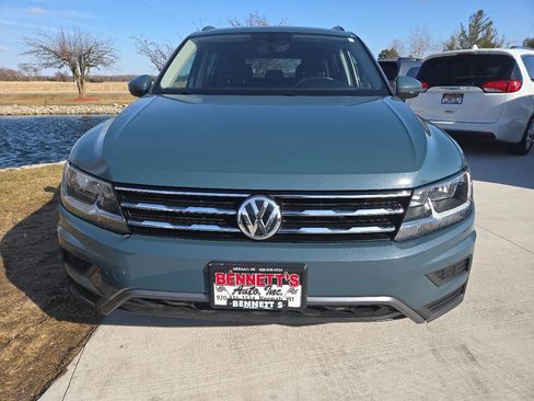 Used 2021 Volkswagen Tiguan SE image 2