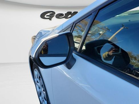 Used 2025 Toyota Corolla LE image 11