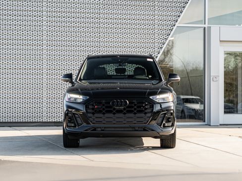 Certified 2023 Audi SQ5 Premium Plus w/ Premium Plus Package AWD/4WD image 37