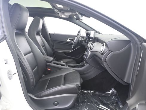 Used 2018 Mercedes-Benz CLA 250 4MATIC image 23
