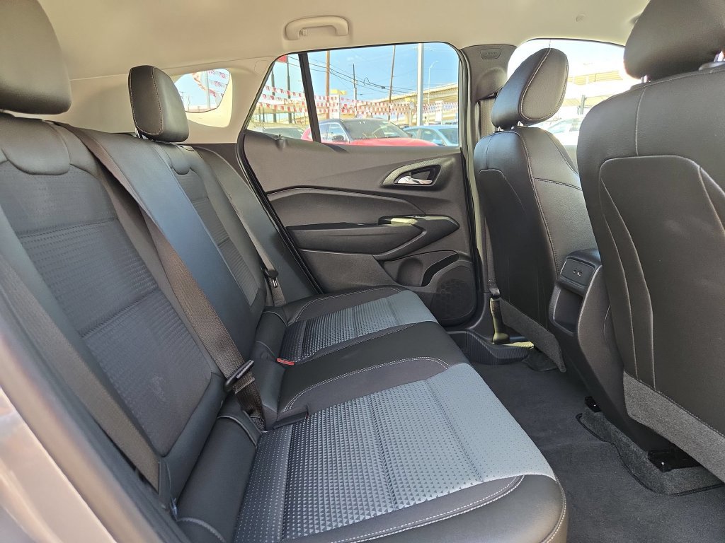 Used 2026 Chevrolet Trax LT FWD image 31