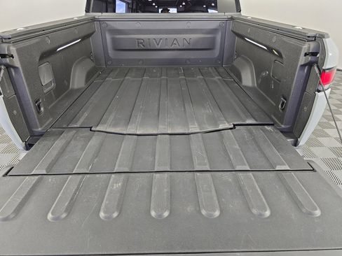 Used 2023 Rivian R1T Launch Edition image 16
