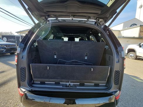 Used 2019 Land Rover Discovery HSE image 21