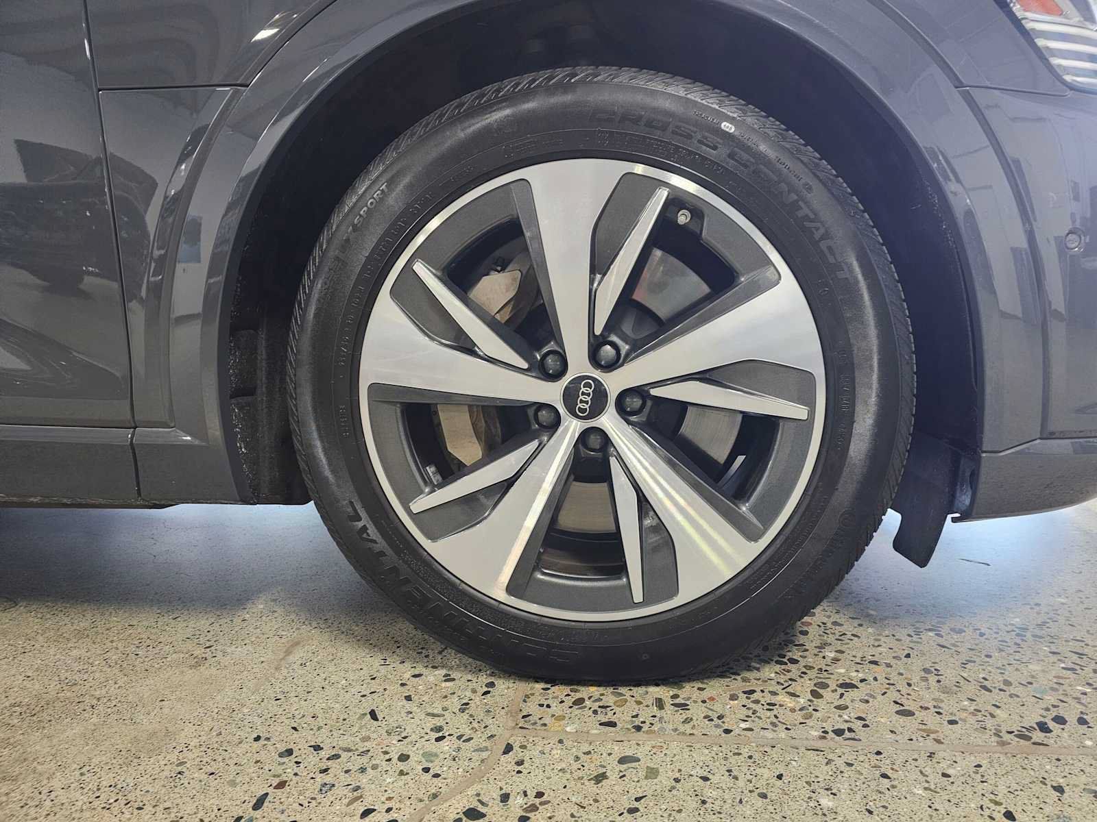 Used 2024 Audi Q8 e-tron Premium Plus AWD/4WD image 9