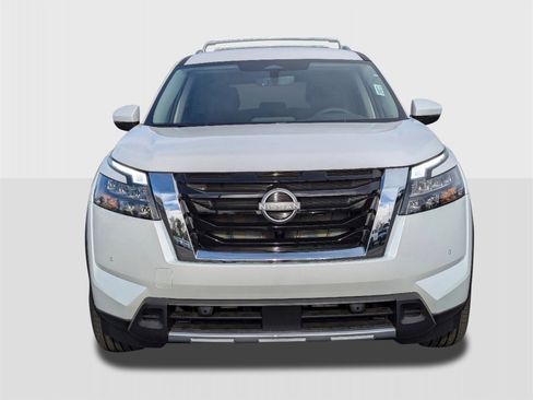 New 2025 Nissan Pathfinder SL image 8