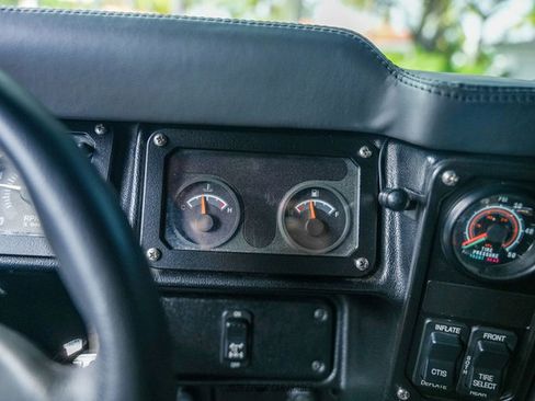 Used 2003 HUMMER H1 4-Door Open Top image 38