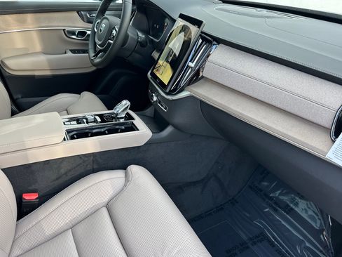 New 2026 Volvo XC90 T8 Ultra image 13