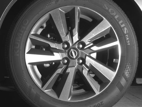 Used 2025 Nissan Versa SV image 12