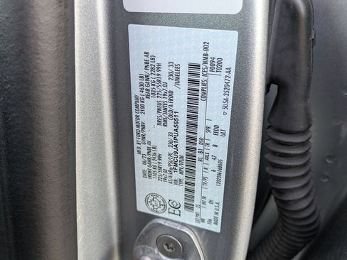 Used 2023 Ford Escape Platinum AWD/4WD image 28