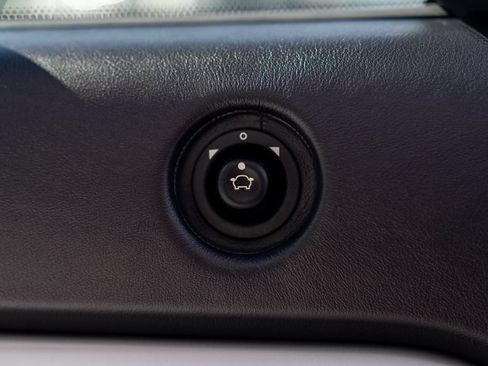 Used 2005 Ford GT RWD image 47