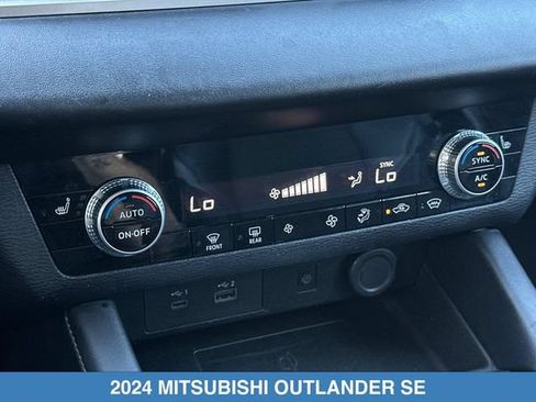 Used 2024 Mitsubishi Outlander SE AWD/4WD image 24