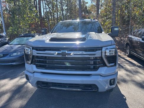 Used 2024 Chevrolet Silverado 2500 LTZ w/ LTZ Plus Package image 2