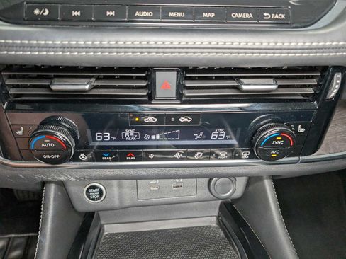 Used 2021 Nissan Rogue SL w/ Premium Package AWD/4WD image 32