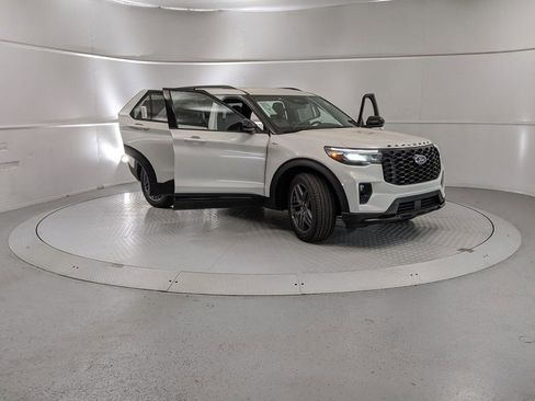 New 2025 Ford Explorer ST-Line w/ Premium Package image 7