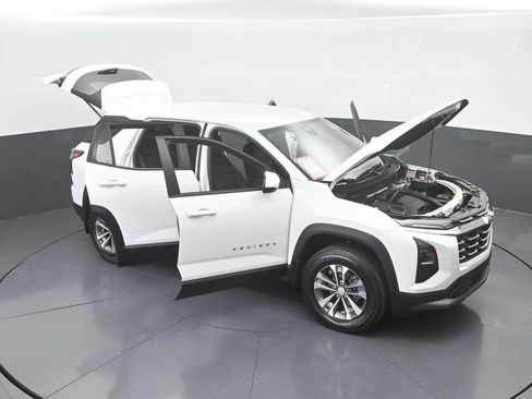 Used 2026 Chevrolet Equinox LT FWD image 71