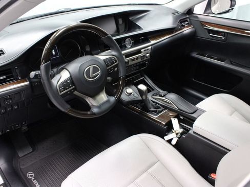 Used 2017 Lexus ES 350 FWD image 22