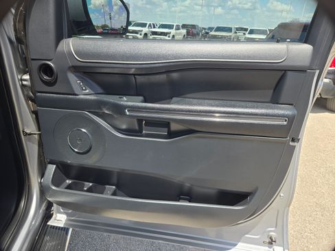 Used 2022 Ford Expedition XLT RWD image 27