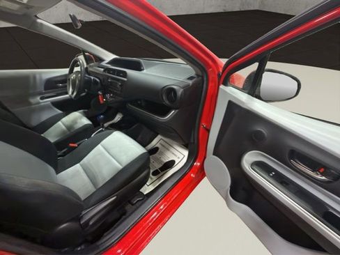 Used 2014 Toyota Prius C Two image 19