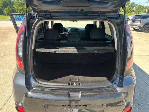 Used 2016 Kia Soul + FWD image 9