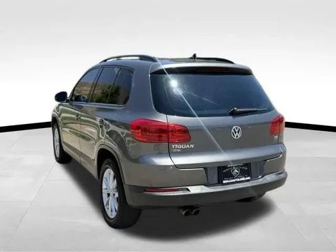 Used 2018 Volkswagen Tiguan Limited w/ Premium Package FWD image 4