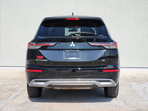 Used 2025 Mitsubishi Outlander SE AWD/4WD image 7