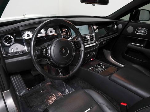 Used 2017 Rolls-Royce Wraith RWD image 13