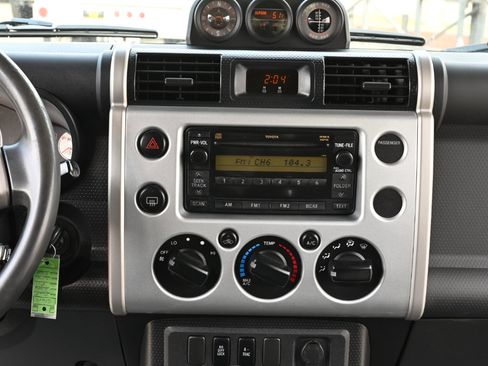 Used 2007 Toyota FJ Cruiser 4WD image 15