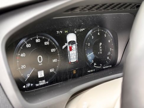 Used 2021 Volvo XC90 T6 Momentum image 9