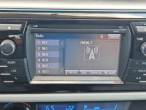 Used 2016 Toyota Corolla LE FWD image 12