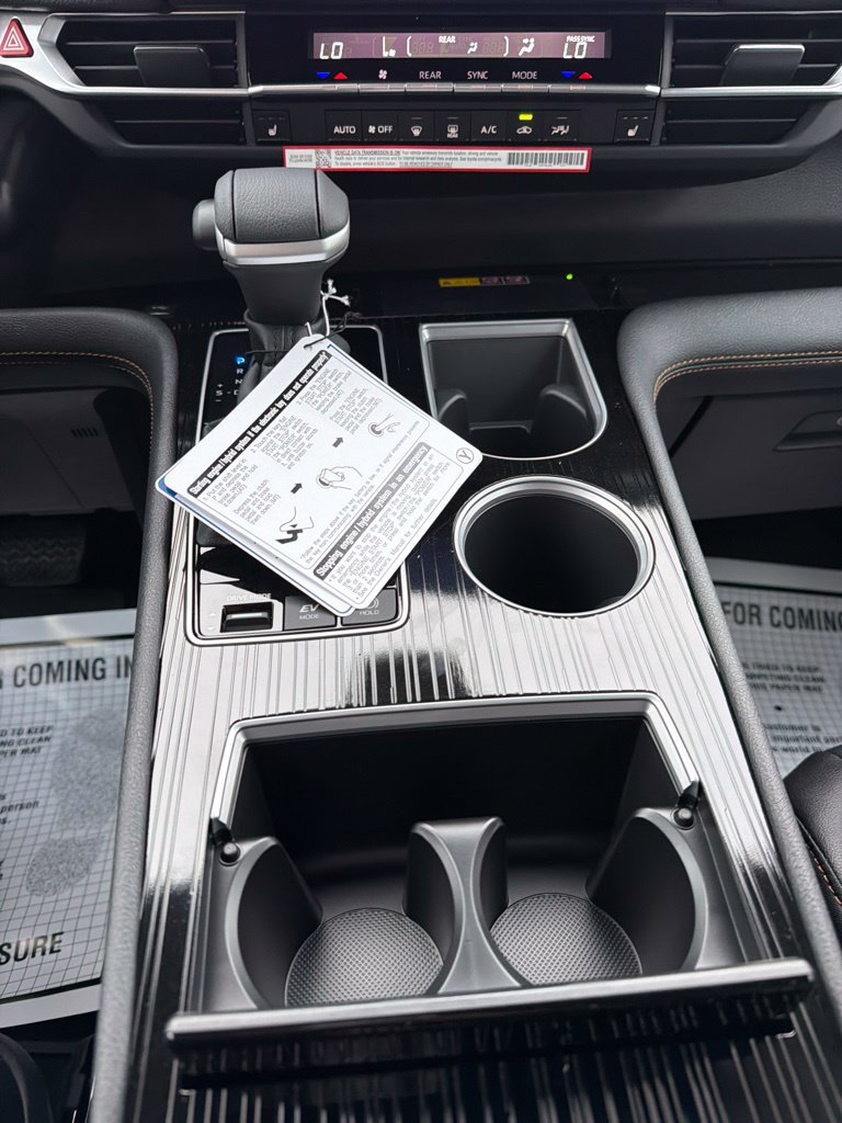 New 2026 Toyota Sienna XLE Woodland Edition AWD/4WD image 33