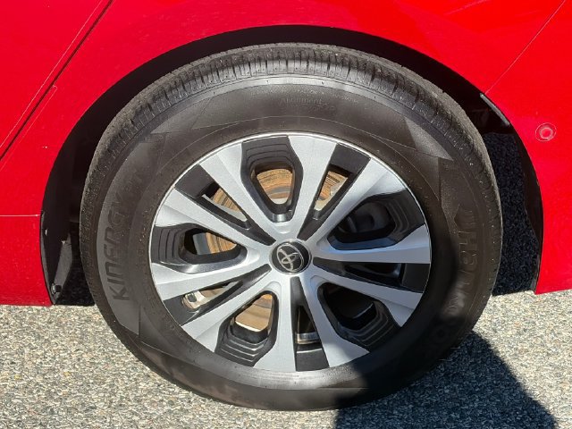 Used 2019 Toyota Prius LE AWD/4WD image 12