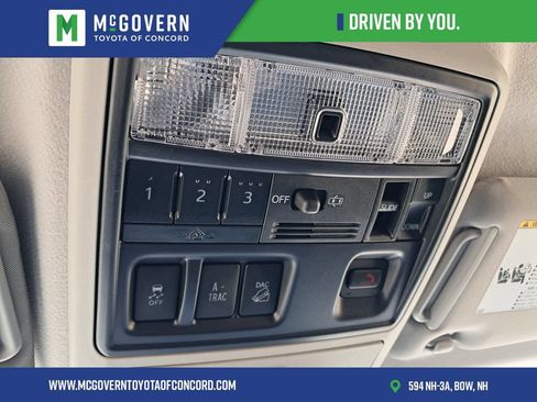 Used 2023 Toyota 4Runner Limited AWD/4WD image 31