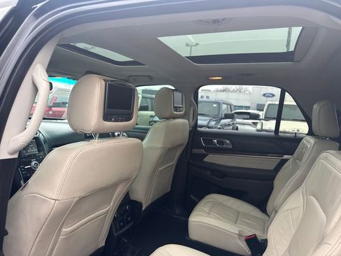 Used 2016 Ford Explorer Platinum image 36
