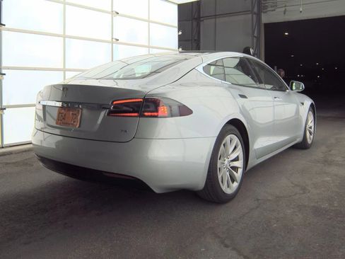 Used 2016 Tesla Model S 75 image 5